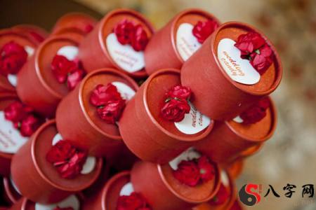 Dreaming of receiving wedding candies