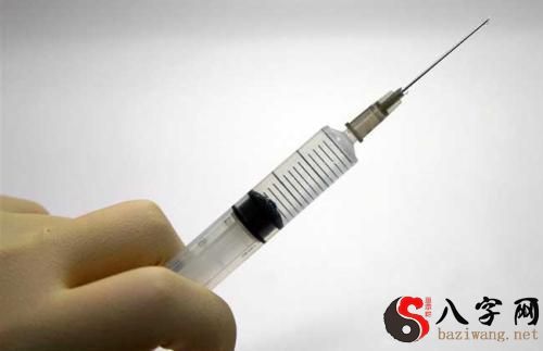 Pregnant women dreaming of injections