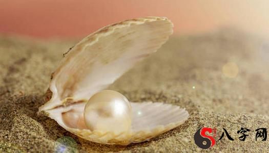 Pregnant women dream of pearls