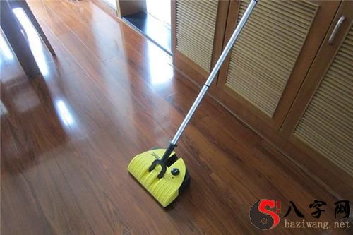 Pregnant woman dreaming of sweeping the floor