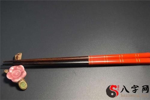 Pregnant woman dreaming of chopsticks