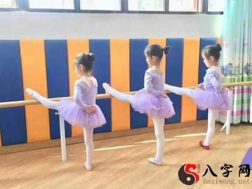 Dreaming of learning to dance