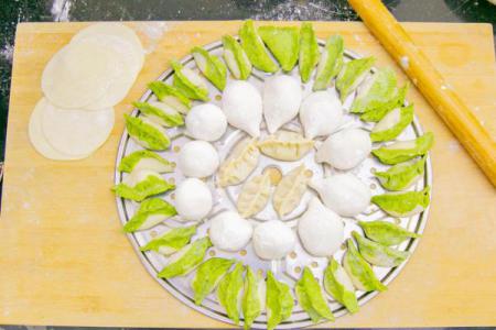 What to Eat on the Winter Solstice - Winter Solstice Food Feast: The Warmth of Traditional Food
